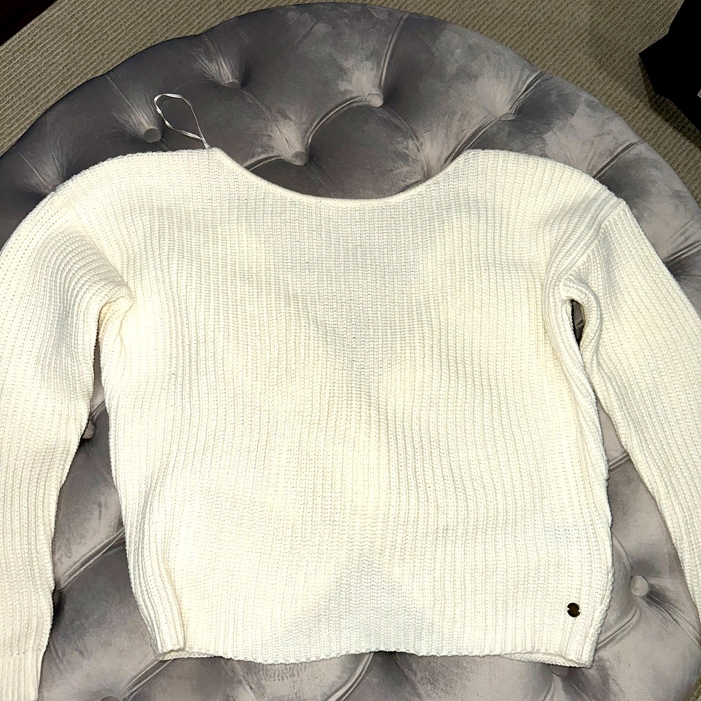 Backless sweater